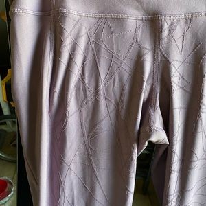 Under Armour Heat Gear Capri leggings lightly used